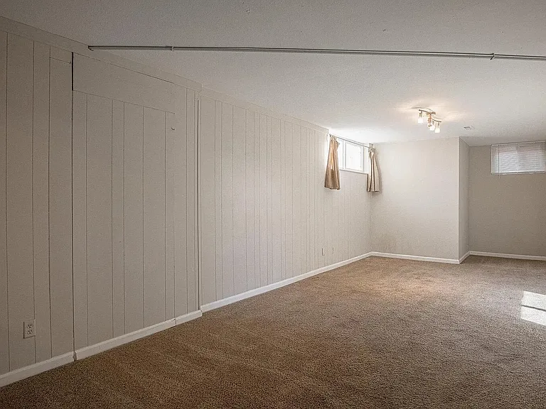 1381 S Grant St — Photo 21