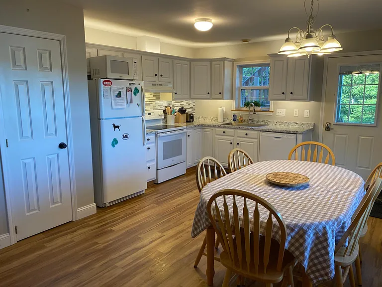 424 Main St — Photo 6