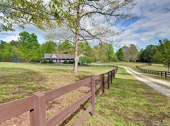 3rd image of 10382 Old Towne Ln