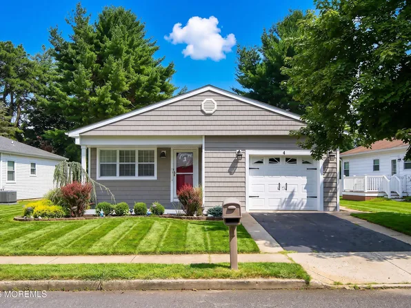 4 Doral Drive, Toms River, NJ 08757