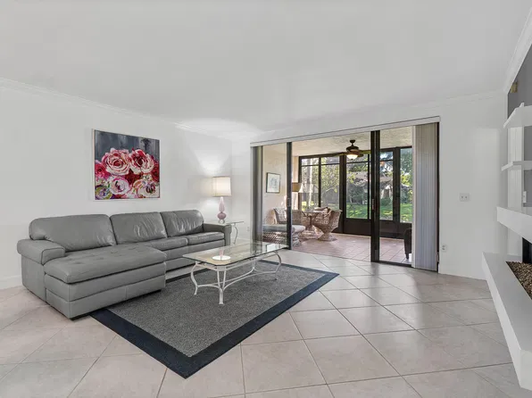 10076 Cedar Point Boulevard #402, Boynton Beach, FL 33437