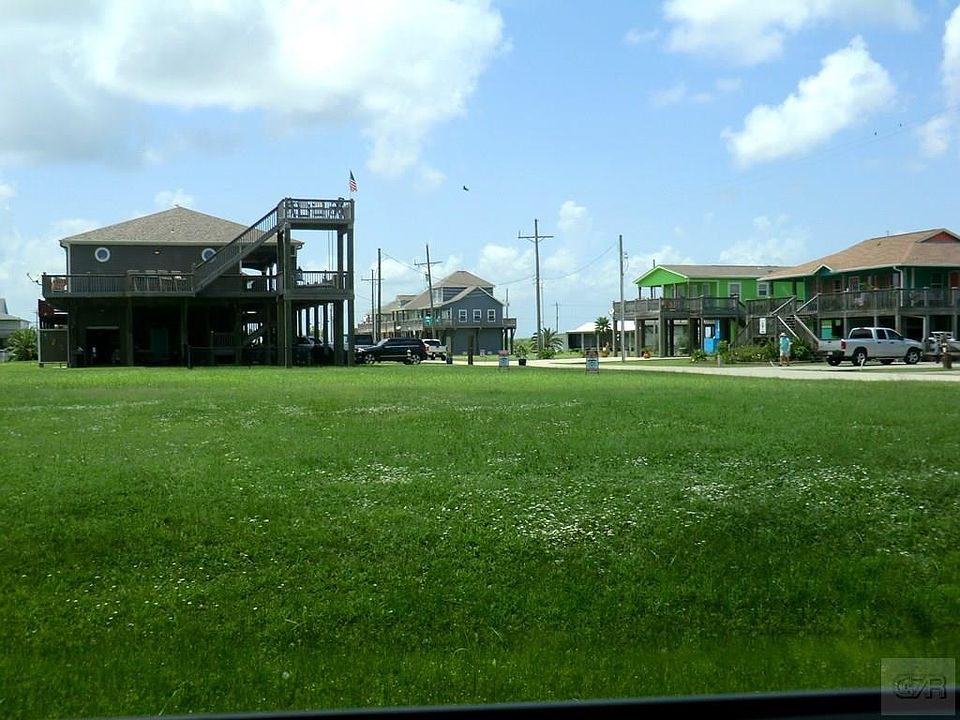 2nd image of 955 Surf Rd