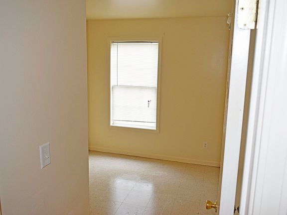 2nd image of 401 Cadbury Ct