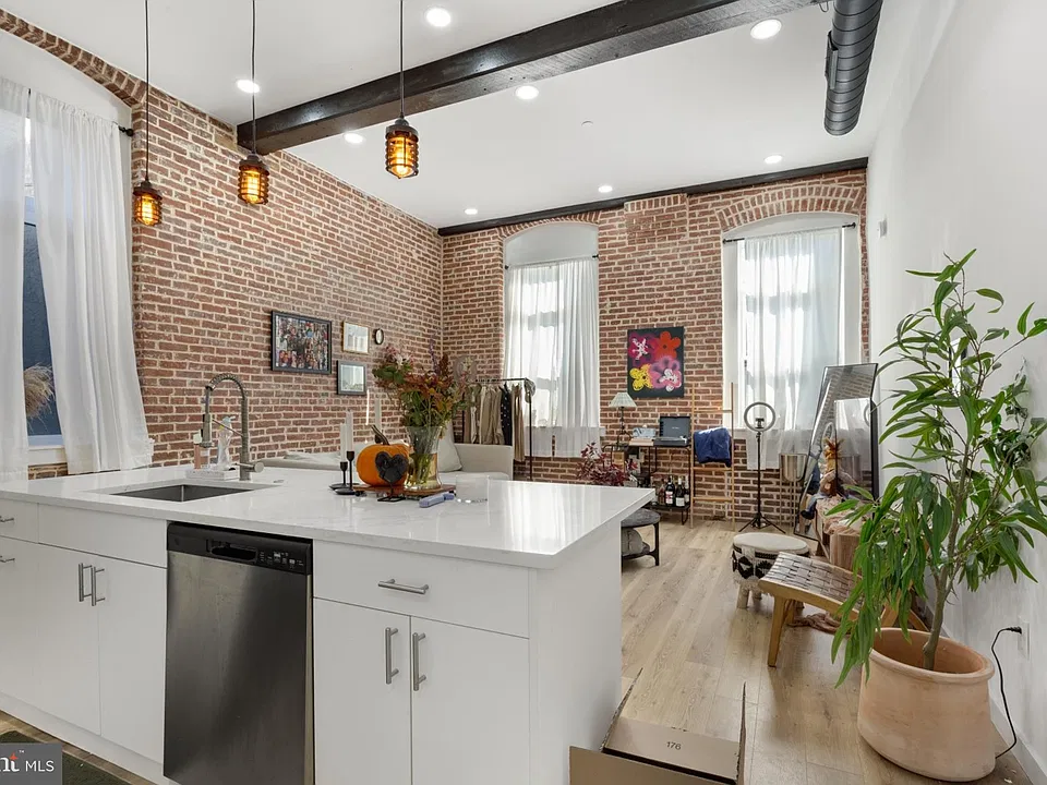 2045 Trenton Ave #202