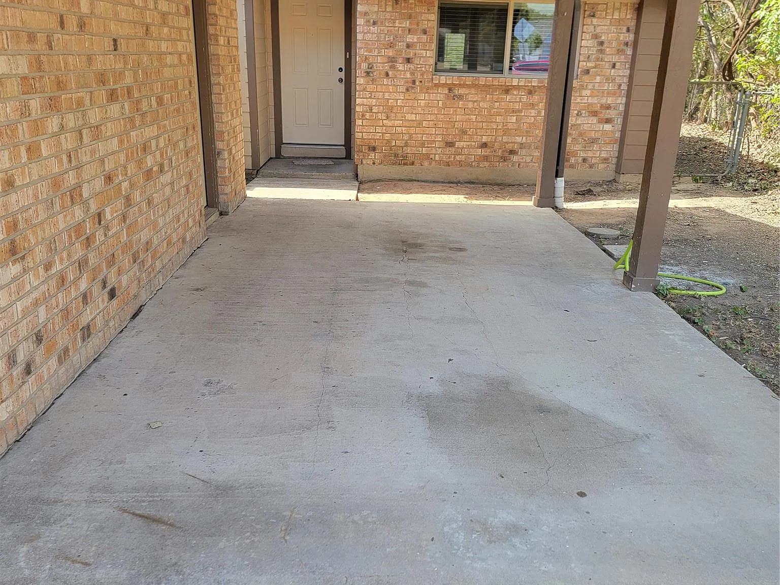 3 bed, 2.0 bath, 2249 sqft, $1,695 — Photo 3