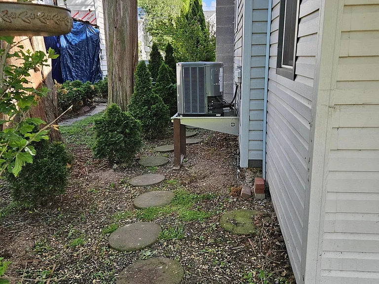 465 W Main St — Photo 17