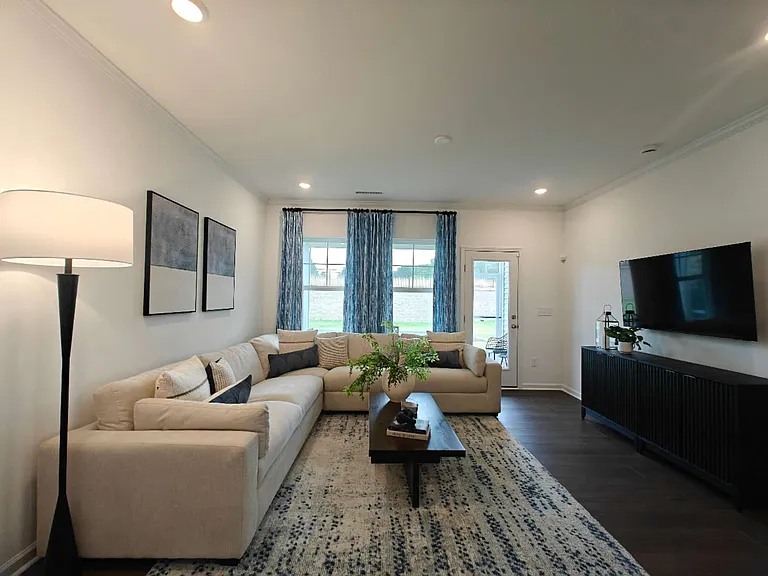 709 Painted Daisy Ln — Photo 44