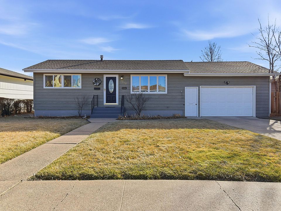 1st image of 432 23rd Ave NE