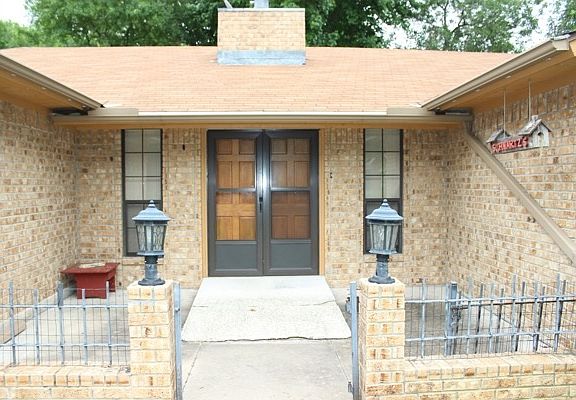 2nd image of 287 Meadowlakes Dr