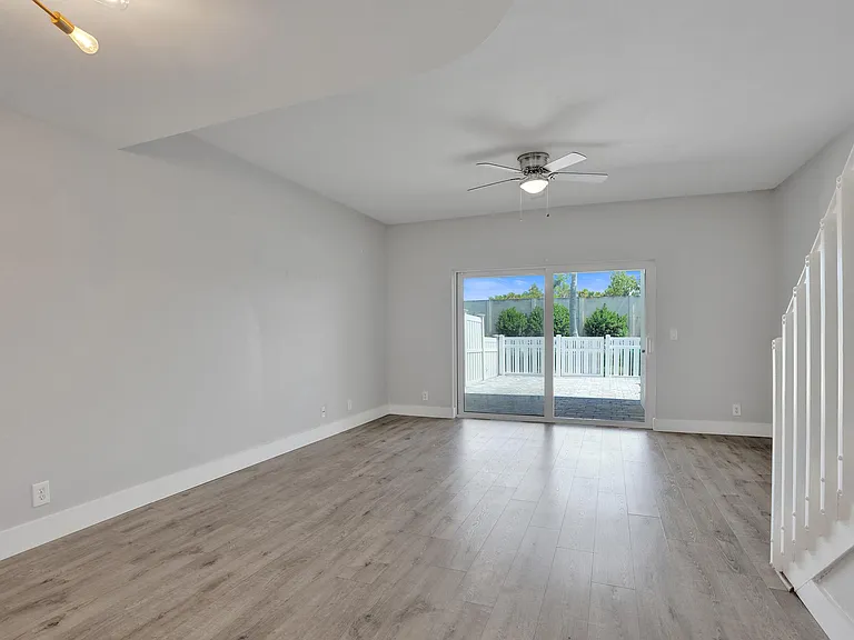 9913 NW 57th Mnr — Photo 11