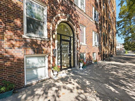 3rd image of 57 Corbin Ave APT 33