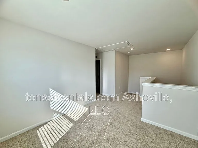 216 Valley Breeze Rd — Photo 15