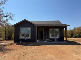 414 E Belknap St, Jacksboro, TX 76458