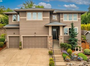 12483 SW Autumnview St, Tigard, OR