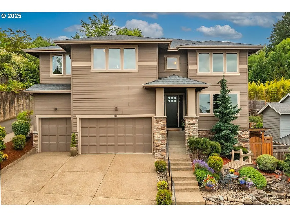 12483 SW Autumnview St photo 1