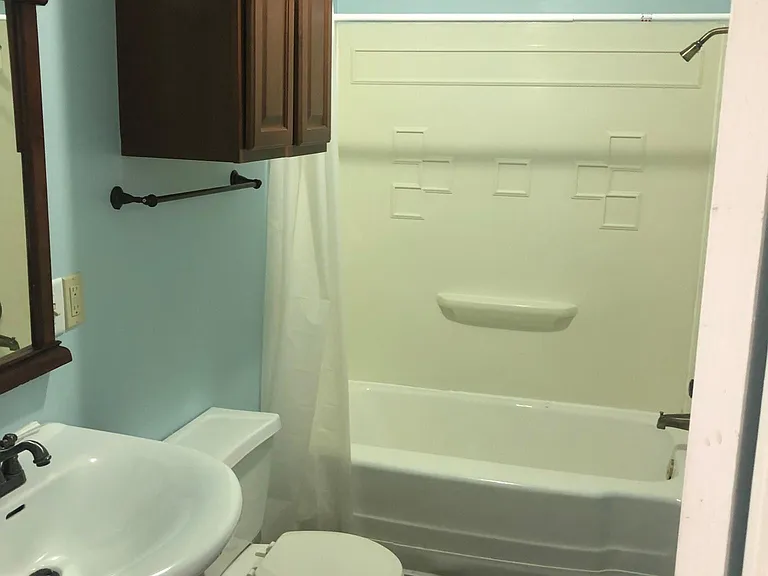 429 N 12th Ave E #MAIN FLOOR — Photo 12