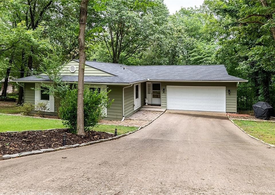 1st image of 11 Madley Ln