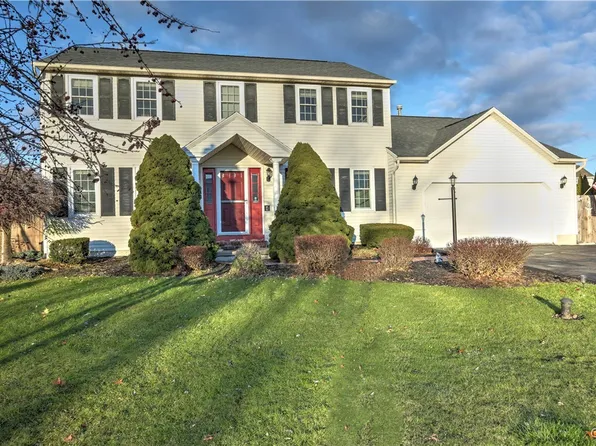 8425 Sugar Pine Cir, Liverpool, NY 13090