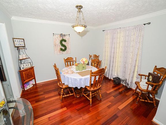 3rd image of 10323 Sagegreen Dr