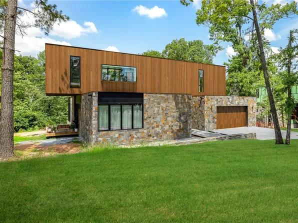 951 NW C St, Bentonville, AR 72712