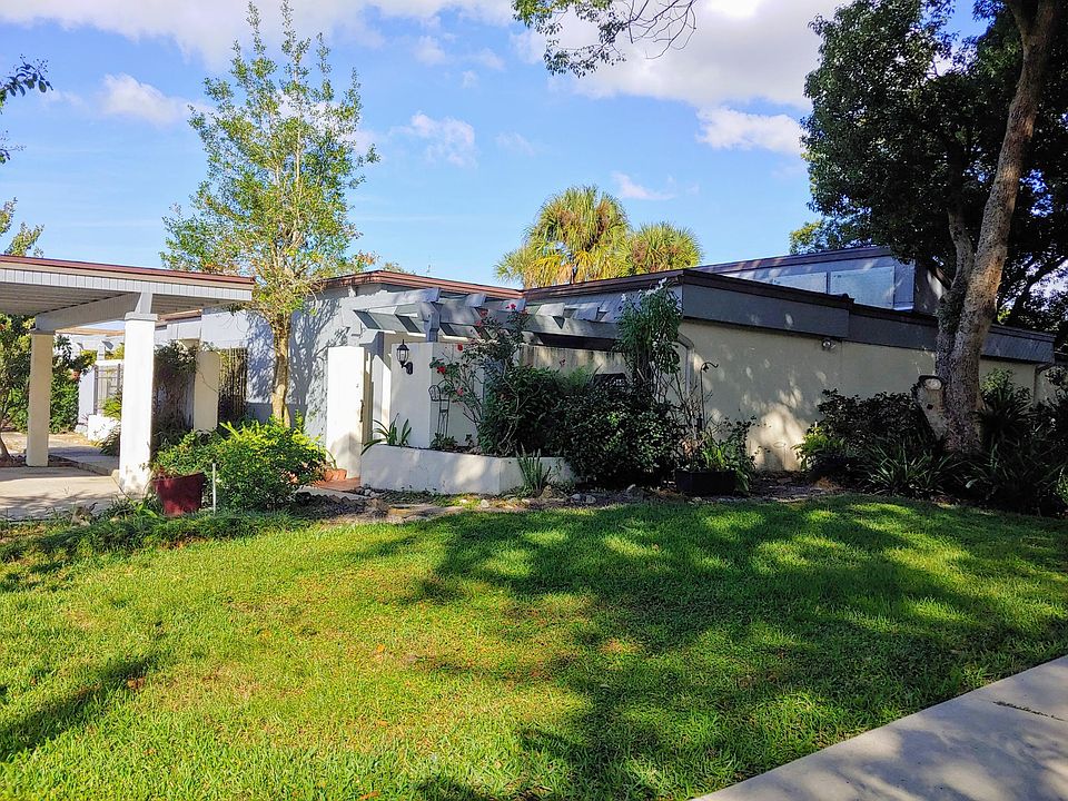1st image of 2668 Barbados Dr