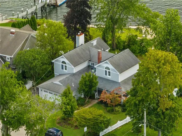 133 Terrace Ave E, Riverside, RI 02915