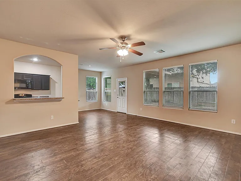 11426 Noble Ct — Photo 12