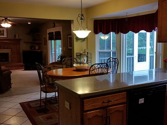 2nd image of 7689 Athenia Dr