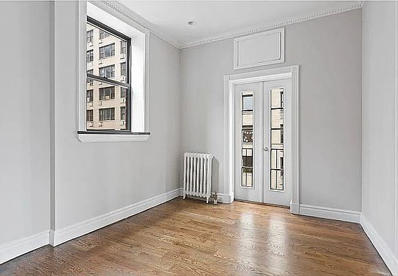 2nd image of 330 E 35th St APT 4