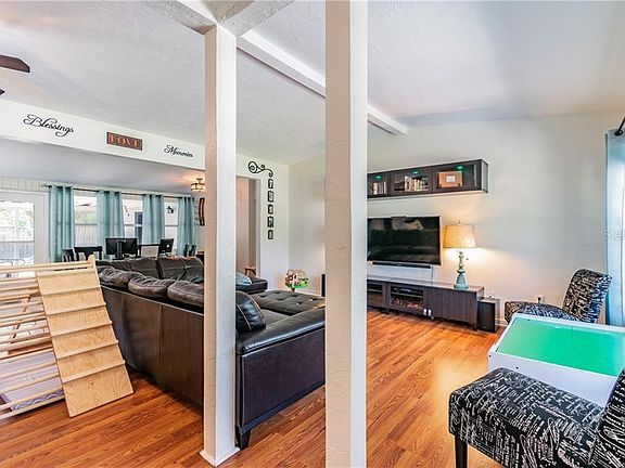 5th image of 405 Berwick Ave