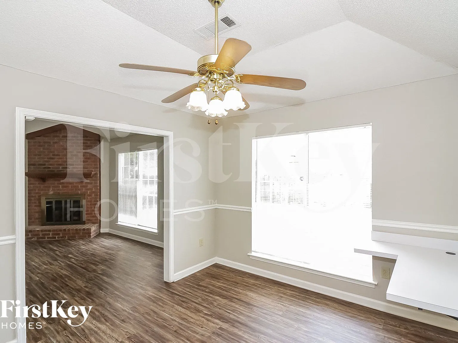 3 bed, 2.0 bath, 1492 sqft, $1,745 — Photo 4