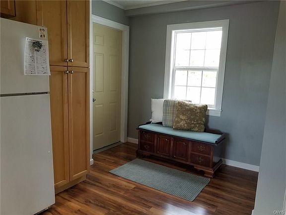4th image of 3731 Seneca Tpke