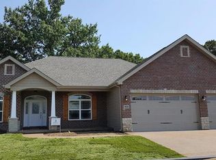 912 Bullpen Dr, O'Fallon, MO 63366
