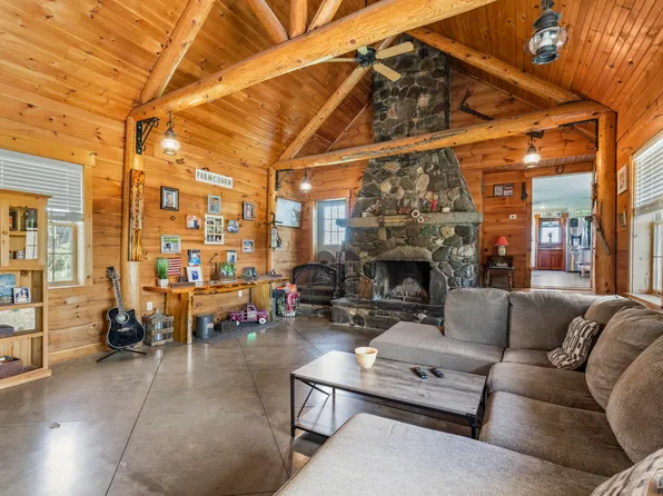 37 Mclaughlin Road, Wilton, ME 04294