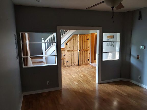 4th image of 2620 E Hanna Ave