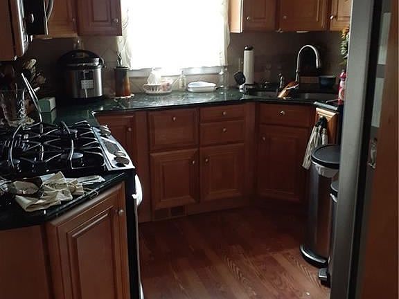 4th image of 324 Greenwood Ave