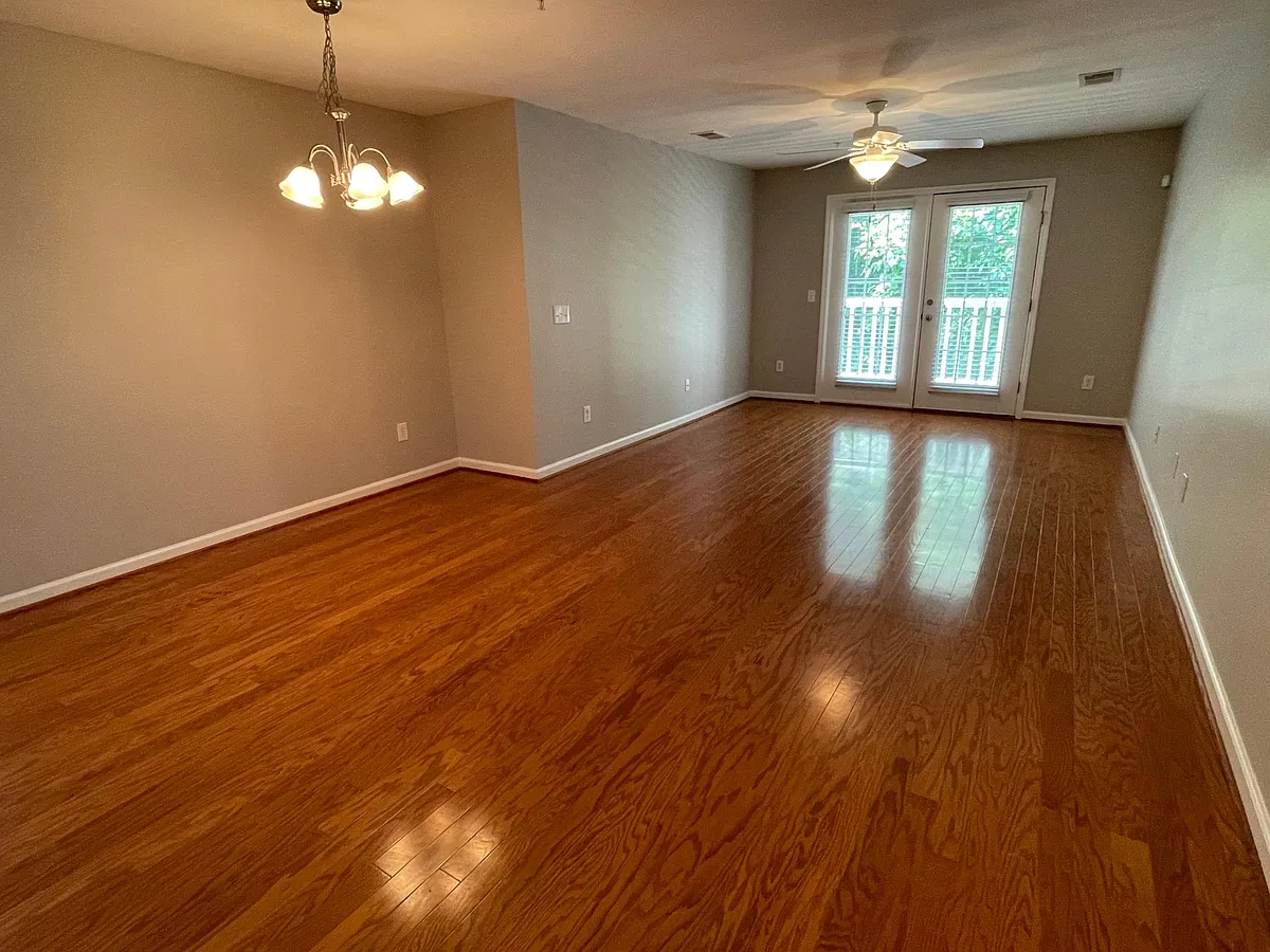 Building Photo - 7104 W Friendly Ave #203