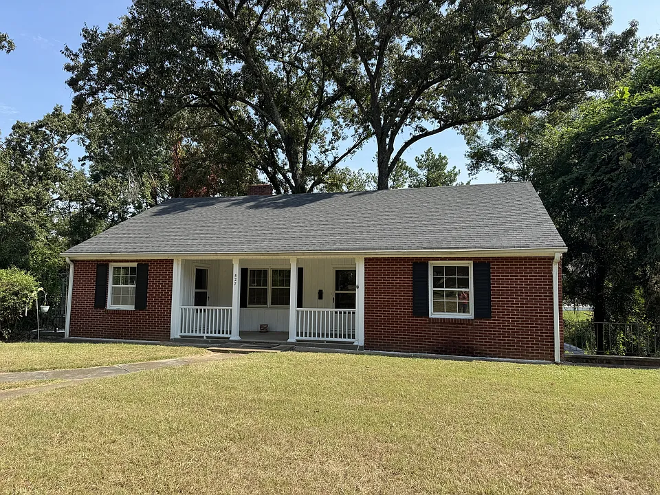 527 College Hill Rd