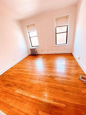 4th image of 21-46 29th St #D3