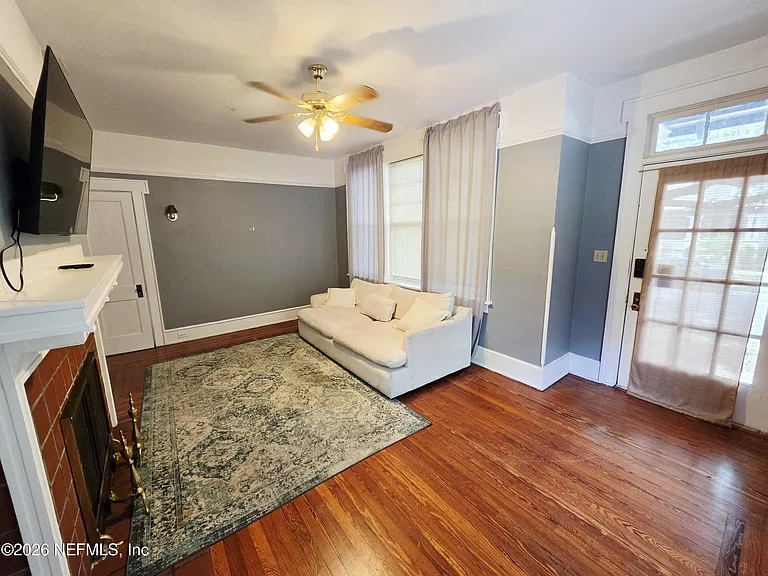 146 W 6th St — Photo 3