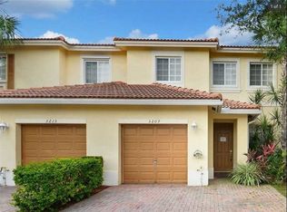 3207 NW 33rd St, Oakland Park, FL 33309