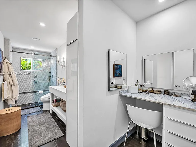 4975 Delaware Ave — Photo 30