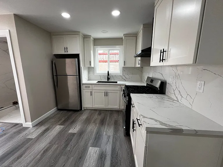7820 1/2 Farmland Ave — Photo 4