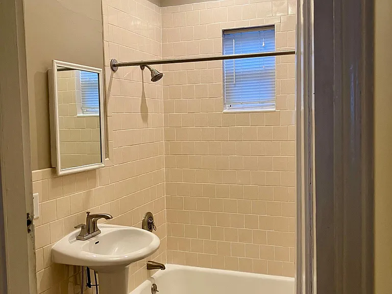 55 Vernon St #2 — Photo 6