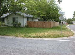 3565 E Country Club Ln, Sacramento, CA