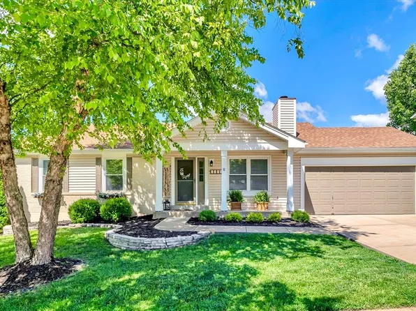 1332 Piedras Pkwy, Fenton, MO 63026