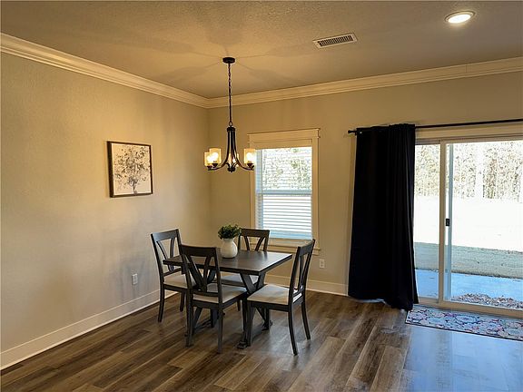 4th image of 15 Tarbolten Ln