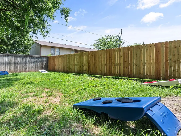 105 Maple St #ID1580250P — Photo 37