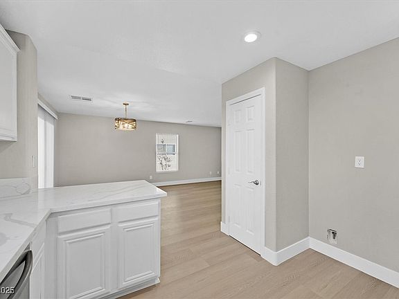 5th image of 6486 Robusta Ct