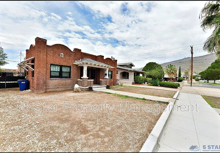 2906 Wheeling Ave — Photo 1